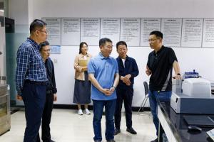 湖北鄂中通世达沥青有限公司总经理黄晶到访完美平台