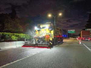 广州 夜间超90%湿度2小时通车！ 快开微表处突破极限